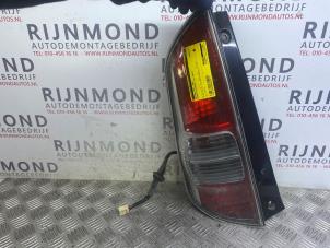Gebruikte Achterlicht links Daihatsu Sirion 2 (M3) 1.0 12V DVVT Prijs € 30,00 Margeregeling aangeboden door Autodemontage Rijnmond BV