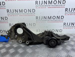 Gebruikte Dynamosteun boven Volkswagen Polo V (6R) 1.2 TDI 12V BlueMotion Prijs € 40,00 Margeregeling aangeboden door Autodemontage Rijnmond BV