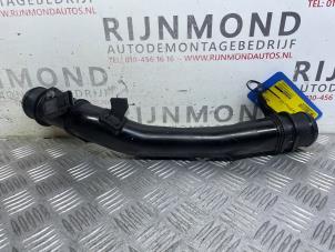 Gebruikte Intercooler Buis Peugeot 308 (L3/L8/LB/LH/LP) 1.6 16V THP Prijs op aanvraag aangeboden door Autodemontage Rijnmond BV