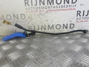 Gebruikte Peilstok Olie Peugeot 208 I (CA/CC/CK/CL) 1.2 Vti 12V PureTech 82 Prijs op aanvraag aangeboden door Autodemontage Rijnmond BV