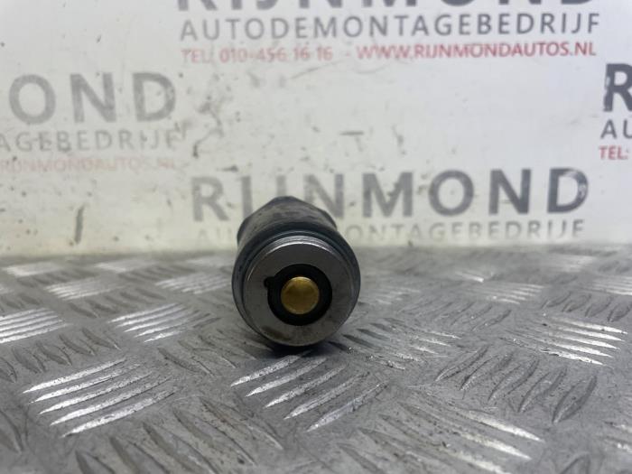Oliedruk Schakelaar van een Mercedes-Benz Sprinter 3t (906.61) 210 CDI 16V 2010