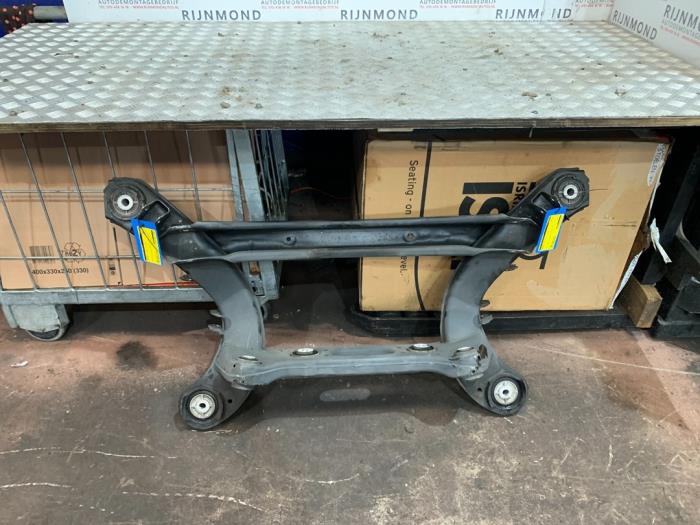 Gebruikte Subframe Mercedes C Estate AMG (S205) C-63 S,Edition 1 AMG 4.0 V8 Biturbo Prijs € 550,00 Margeregeling aangeboden door Autodemontage Rijnmond BV