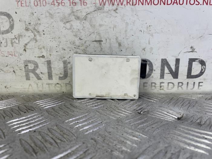 Radar sensor van een Mercedes-AMG C Estate AMG (S205) C-63 S,Edition 1 AMG 4.0 V8 Biturbo 2016