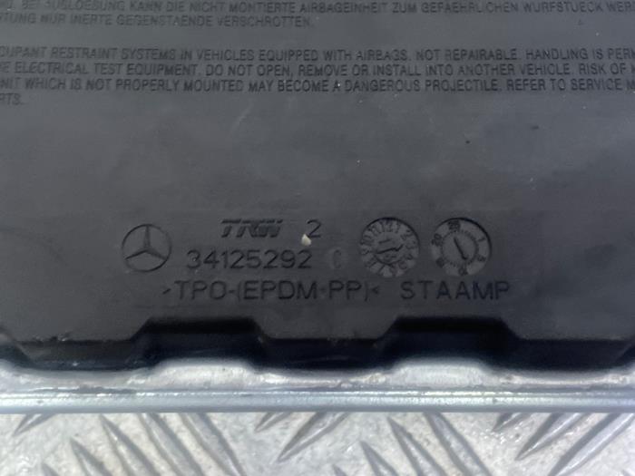 Airbag Knie van een Mercedes-AMG C Estate AMG (S205) C-63 S,Edition 1 AMG 4.0 V8 Biturbo 2016