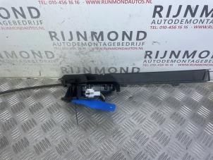 Gebruikte Hoedenplank Steun Mercedes C Estate AMG (S205) C-63 S,Edition 1 AMG 4.0 V8 Biturbo Prijs € 50,00 Margeregeling aangeboden door Autodemontage Rijnmond BV