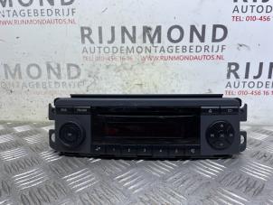 Gebruikte Radio CD Speler Smart Forfour (454) 1.1 12V Prijs op aanvraag aangeboden door Autodemontage Rijnmond BV