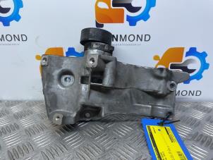 Gebruikte Dynamosteun boven Volkswagen Polo V (6R) 1.4 16V Prijs op aanvraag aangeboden door Autodemontage Rijnmond BV