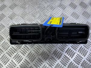 Gebruikte Luchtrooster Dashboard BMW 1 serie (F20) 116d 2.0 16V Prijs € 36,30 Inclusief btw aangeboden door Autodemontage Rijnmond BV
