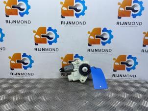 Gebruikte Motor electrisch raam BMW 5 serie (G30) 530d xDrive 3.0 TwinPower Turbo 24V Prijs € 20,00 Margeregeling aangeboden door Autodemontage Rijnmond BV