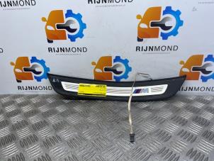 Gebruikte Instapverlichting BMW 5 serie (G30) 530d xDrive 3.0 TwinPower Turbo 24V Prijs € 70,00 Margeregeling aangeboden door Autodemontage Rijnmond BV