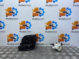 Gebruikte Deurslot Mechaniek 4Deurs rechts-achter BMW 5 serie (G30) 530d xDrive 3.0 TwinPower Turbo 24V Prijs € 40,00 Margeregeling aangeboden door Autodemontage Rijnmond BV