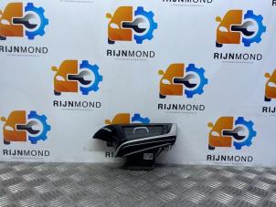 Gebruikte Luchtrooster Dashboard BMW 5 serie (G30) 530d xDrive 3.0 TwinPower Turbo 24V Prijs € 25,00 Margeregeling aangeboden door Autodemontage Rijnmond BV