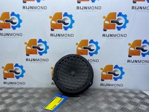 Gebruikte Speaker Audi A3 Sportback (8VA/8VF) 2.0 TDI 16V Prijs € 18,15 Inclusief btw aangeboden door Autodemontage Rijnmond BV