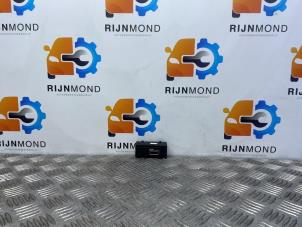 Gebruikte Multimedia aansluiting Audi A3 Sportback (8VA/8VF) 2.0 TDI 16V Prijs € 24,20 Inclusief btw aangeboden door Autodemontage Rijnmond BV