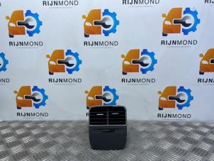 Gebruikte Luchtrooster achter Audi A3 Sportback (8VA/8VF) 2.0 TDI 16V Prijs € 42,35 Inclusief btw aangeboden door Autodemontage Rijnmond BV