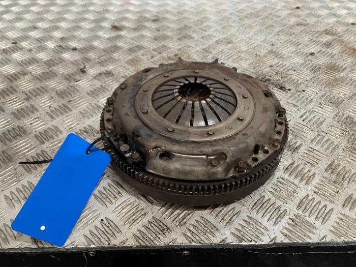 Gebruikte Vliegwiel dubbele massa Volkswagen Caddy III (2KA,2KH,2CA,2CH) 1.6 TDI 16V Prijs € 175,00 Margeregeling aangeboden door Autodemontage Rijnmond BV
