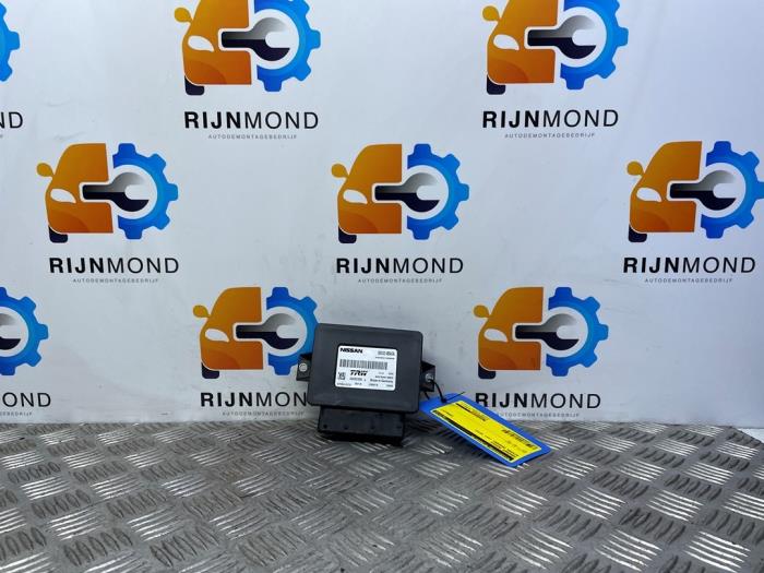 Handrem Module van een Nissan Qashqai (J11) 1.2 DIG-T 16V 2015