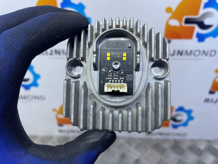 Module LED koplamp van een BMW 5 serie (G30) 530e iPerformance 2017