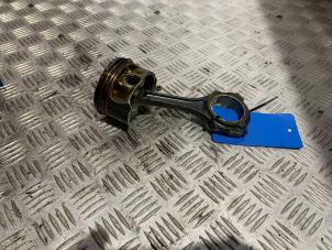 Gebruikte Zuiger Mercedes C (W205) C-200 2.0 CGI 16V Prijs op aanvraag aangeboden door Autodemontage Rijnmond BV