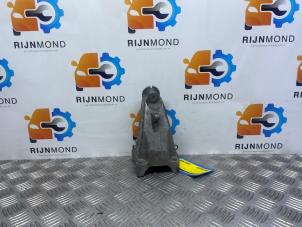 Gebruikte Motorrubber Mercedes C (W205) C-200 2.0 CGI 16V Prijs € 48,40 Inclusief btw aangeboden door Autodemontage Rijnmond BV