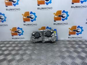 Gebruikte Distributiedeksel Mercedes C (W205) C-200 2.0 CGI 16V Prijs op aanvraag aangeboden door Autodemontage Rijnmond BV