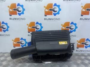 Gebruikte Luchtfilterhuis Mercedes C (W205) C-200 2.0 CGI 16V Prijs € 72,60 Inclusief btw aangeboden door Autodemontage Rijnmond BV