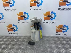 Gebruikte Benzinepomp Opel Corsa D 1.4 16V Twinport Prijs op aanvraag aangeboden door Autodemontage Rijnmond BV