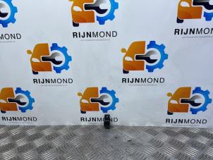 Gebruikte Raam schakelaar elektrisch Volkswagen Transporter T5 2.5 TDi PF Prijs € 10,00 Margeregeling aangeboden door Autodemontage Rijnmond BV