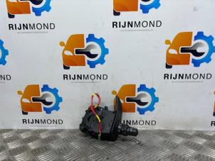 Gebruikte Knipperlicht Schakelaar Renault Clio III Estate/Grandtour (KR) 1.2 16V TCE 100 Prijs op aanvraag aangeboden door Autodemontage Rijnmond BV