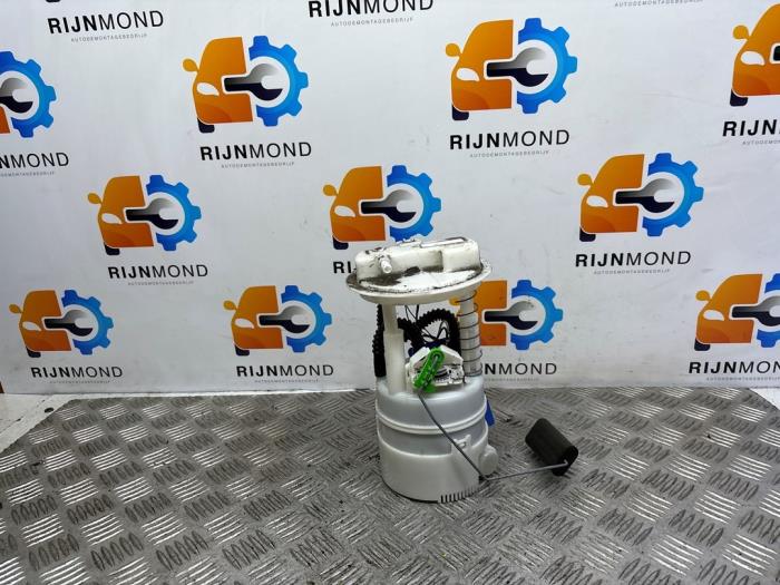 Gebruikte Tank element Pomp Renault Clio III Estate/Grandtour (KR) 1.2 16V TCE 100 Prijs € 15,00 Margeregeling aangeboden door Autodemontage Rijnmond BV