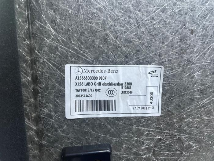 Vloerplaat bagageruimte van een Mercedes-AMG GLA AMG (156.9) 2.0 45 AMG Turbo 16V 2019
