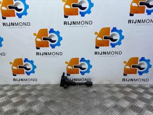 Gebruikte Pen Bobine Ford Transit Courier 1.0 Ti-VCT EcoBoost 12V Prijs op aanvraag aangeboden door Autodemontage Rijnmond BV