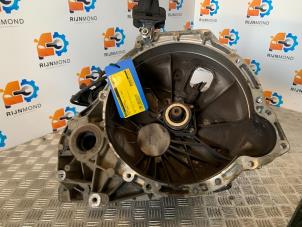 Gebruikte Versnellingsbak Ford Transit Connect 1.8 TDCi 90 Prijs € 100,00 Margeregeling aangeboden door Autodemontage Rijnmond BV