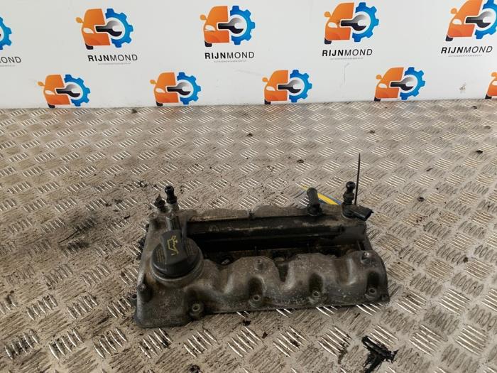 Gebruikte Kleppendeksel Kia Rio III (UB) 1.1 CRDi VGT 12V Prijs op aanvraag aangeboden door Autodemontage Rijnmond BV