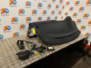 Gebruikte Airbag set + dashboard Kia Rio III (UB) 1.1 CRDi VGT 12V Prijs op aanvraag aangeboden door Autodemontage Rijnmond BV