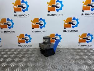 Gebruikte ABS Pomp Kia Rio III (UB) 1.1 CRDi VGT 12V Prijs op aanvraag aangeboden door Autodemontage Rijnmond BV