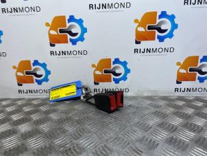 Gebruikte Veiligheidsgordel Insteek midden-achter Skoda Fabia II Combi 1.2 TDI 12V Greenline Prijs op aanvraag aangeboden door Autodemontage Rijnmond BV