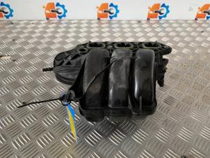 Gebruikte Inlaatspruitstuk Volkswagen Polo V (6R) 1.0 12V BlueMotion Technology Prijs op aanvraag aangeboden door Autodemontage Rijnmond BV