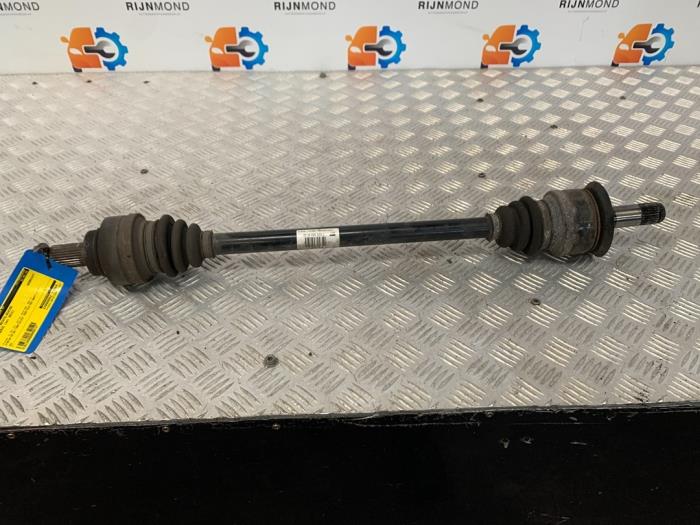 Gebruikte Aandrijfas rechts-achter BMW 1 serie (F20) 114i 1.6 16V Prijs € 36,30 Inclusief btw aangeboden door Autodemontage Rijnmond BV