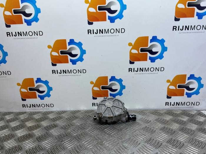 Gebruikte Vacuumpomp (Benzine) Nissan Qashqai (J11) 1.3 DIG-T 140 16V Prijs op aanvraag aangeboden door Autodemontage Rijnmond BV