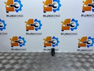 Gebruikte AUX/USB aansluiting Volkswagen Golf VII (AUA) 1.6 TDI BlueMotion 16V Prijs € 20,00 Margeregeling aangeboden door Autodemontage Rijnmond BV