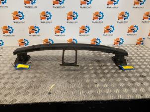 Gebruikte Bumperbalk voor Hyundai i20 1.6 CRDi 16V VGT Prijs € 50,00 Margeregeling aangeboden door Autodemontage Rijnmond BV