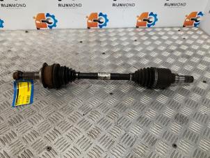 Gebruikte Aandrijfas links-voor Suzuki Swift (ZA/ZC/ZD1/2/3/9) 1.6 Sport VVT 16V Prijs € 40,00 Margeregeling aangeboden door Autodemontage Rijnmond BV