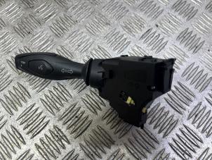 Gebruikte Pinker Schakelaar Ford Fiesta 6 (JA8) 1.4 16V Prijs € 25,00 Margeregeling aangeboden door Autodemontage Rijnmond BV