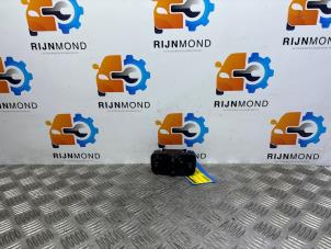 Gebruikte Schakelaar Licht Ford Fiesta 6 (JA8) 1.4 16V Prijs € 20,00 Margeregeling aangeboden door Autodemontage Rijnmond BV