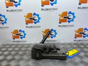 Gebruikte Oliepomp Mercedes A (W176) 1.6 A-180 16V Prijs € 121,00 Inclusief btw aangeboden door Autodemontage Rijnmond BV