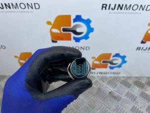 Gebruikte Brandstofdruk sensor Renault Kadjar (RFEH) 1.2 Energy TCE 130 Prijs op aanvraag aangeboden door Autodemontage Rijnmond BV