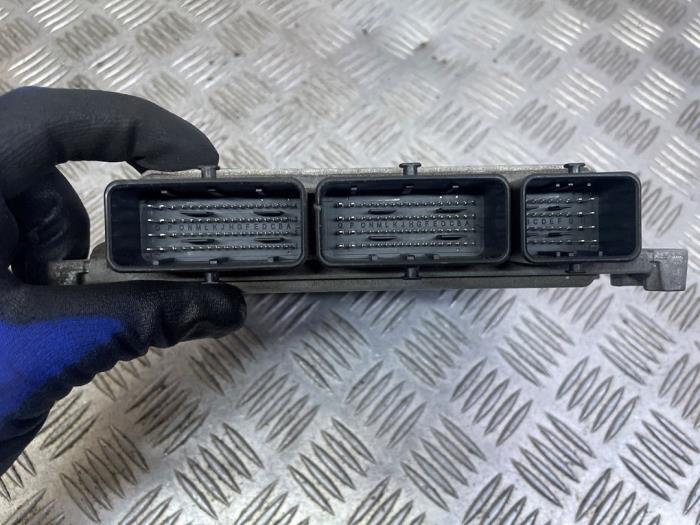 Kontaktslot + computer van een Mercedes-Benz B (W246) 1.5 B-180 CDI,d 16V 2015