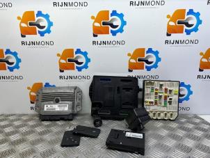 Gebruikte Kontaktslot + computer Renault Megane III Grandtour (KZ) 1.4 16V TCe 130 Prijs € 175,00 Margeregeling aangeboden door Autodemontage Rijnmond BV