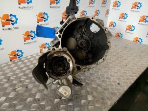 Gebruikte Versnellingsbak Volkswagen Golf VII (AUA) 2.0 GTI 16V Prijs € 800,00 Margeregeling aangeboden door Autodemontage Rijnmond BV